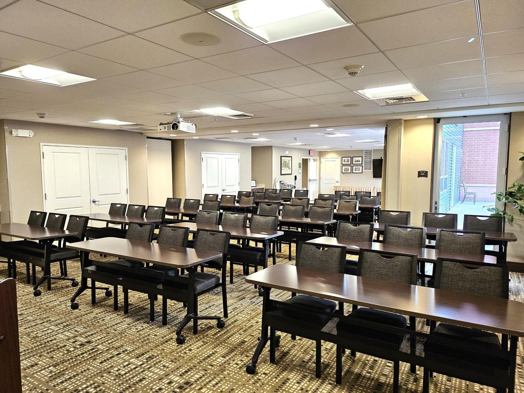 Staybridge Suites Marquette By Ihg Exteriör bild